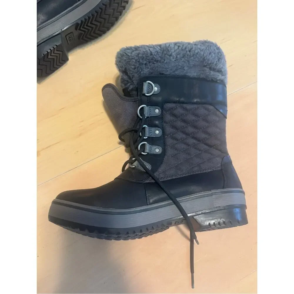 UGG Brynn Tall Leather Sheepskin Lined Lace-Up Boots- 7 NWOT